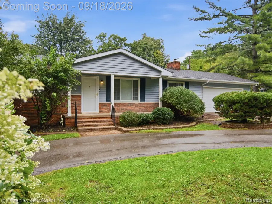 2457 Pfeifle, Howell, MI 48843 - #3