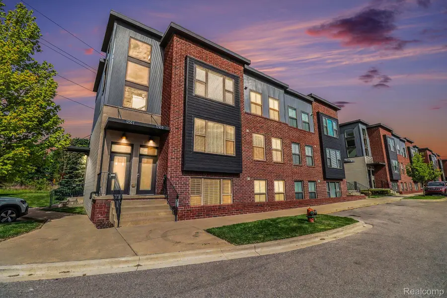 1250 Diamond Court #E, Royal Oak, MI 48067 - #2