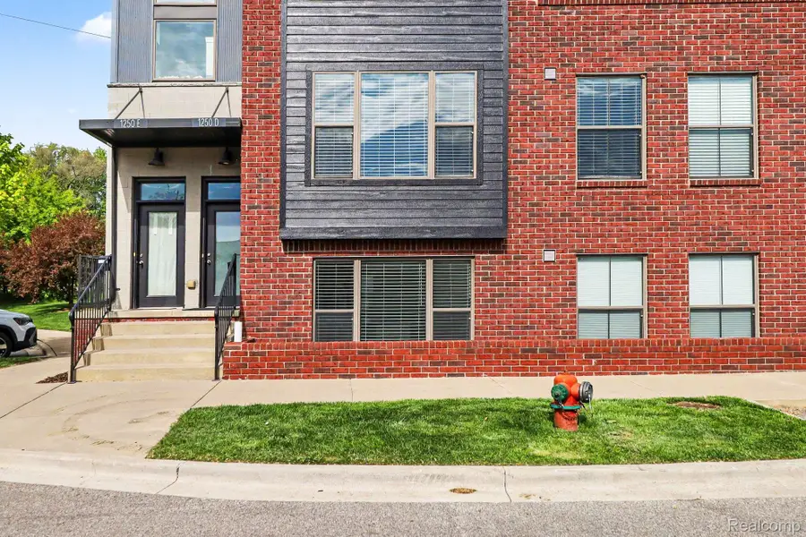 1250 Diamond Court #E, Royal Oak, MI 48067 - #3