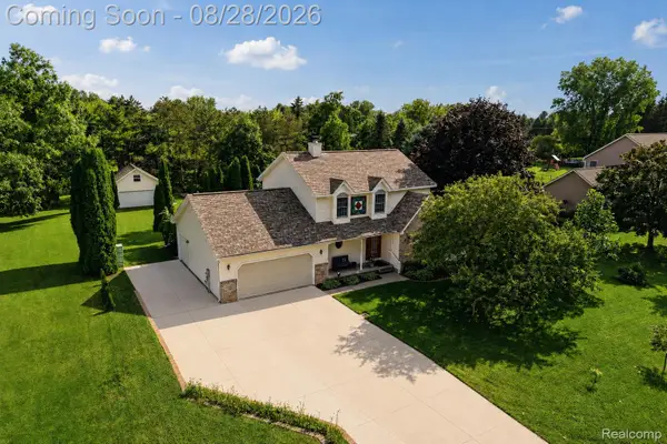 9380 Englishman Drive, Fenton, MI 48430