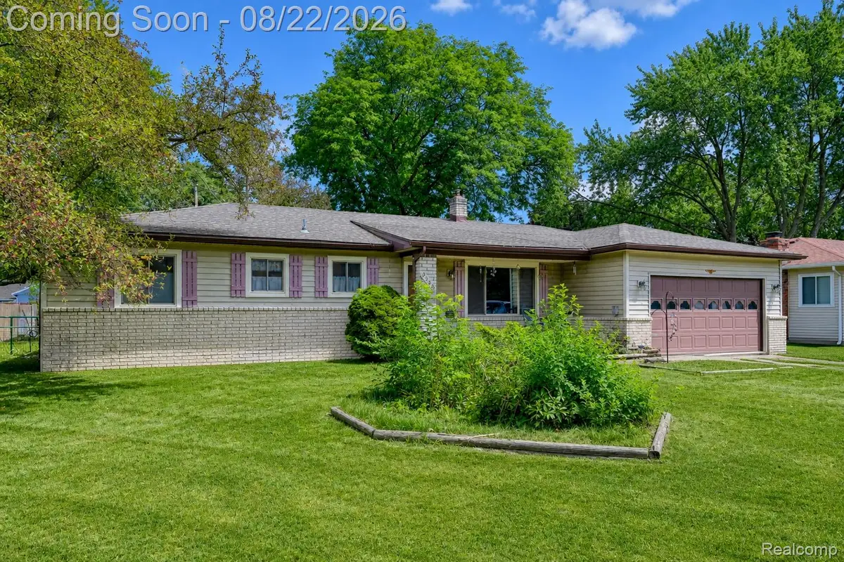 2388 Woodlawn Street, Wolverine Lake, MI 48390 - #1