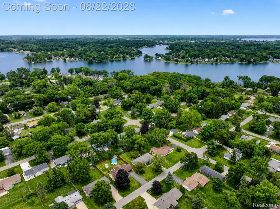 2388 Woodlawn Street, Wolverine Lake, MI 48390 - #2