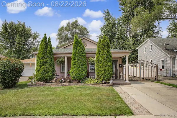 8299 Robindale Avenue, DearbornHeights, MI 48127