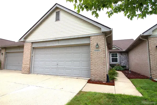 22811 Woodcreek Drive, Taylor, MI 48180