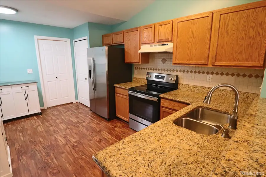 22811 Woodcreek Drive, Taylor, MI 48180 - #2