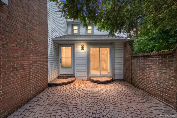 169 E Long Lake Road, BloomfieldHills, MI 48304