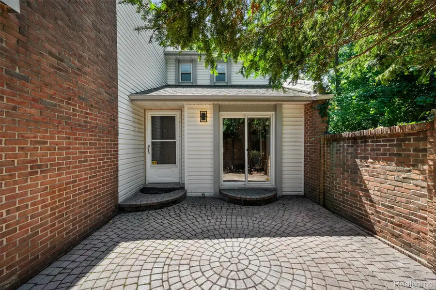 169 E Long Lake Road, Bloomfield Hills, MI 48304 - #2