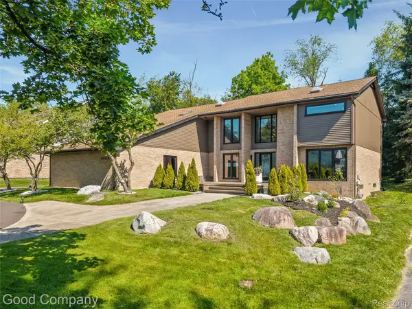 3176 Chambord Drive, WestBloomfield, MI 48323