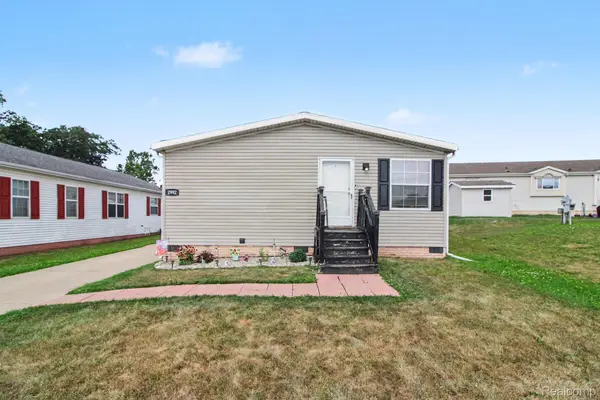 2992 Charing Cross, Northville, MI 48167
