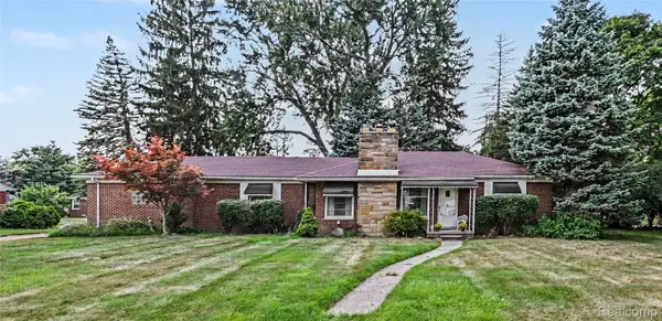 14345 Hillcrest Street, Livonia, MI 48154