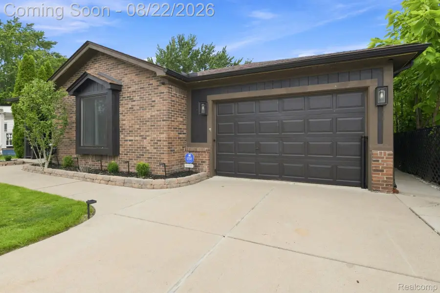 22733 Ridgeway Street, Saint Clair Shores, MI 48080 - #2