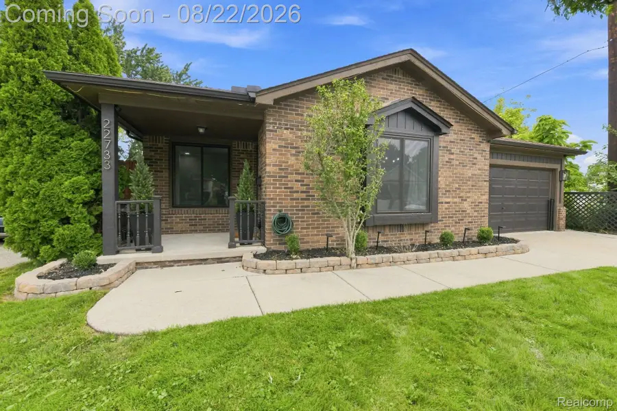 22733 Ridgeway Street, Saint Clair Shores, MI 48080 - #3