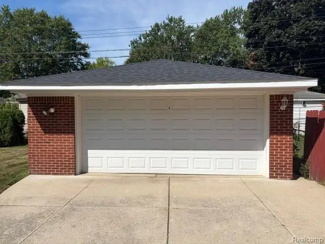 29515 Milton Avenue, Madison Heights, MI 48071 - #3