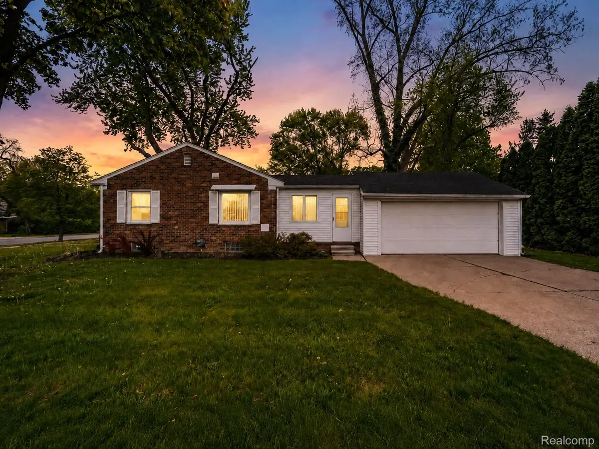 2423 Crooks Road, Royal Oak, MI 48073 - #1