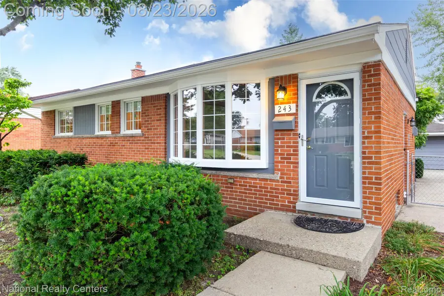 243 S Wildwood Street S, Westland, MI 48186 - #3