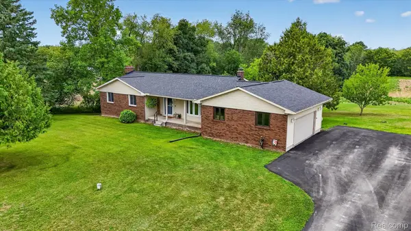 6895 Stow Road, Fowlerville, MI 48836
