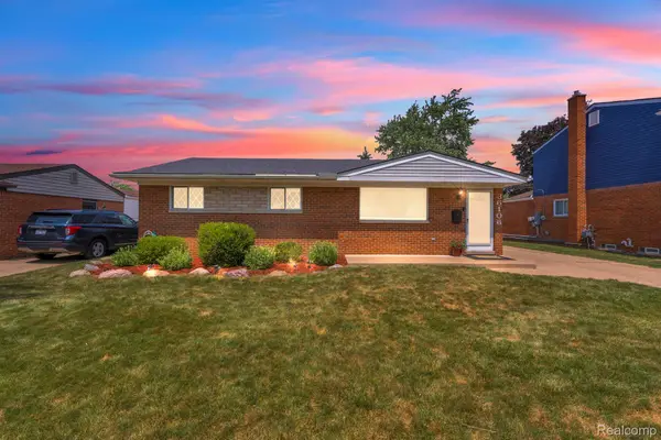 36106 Canyon Drive, Westland, MI 48186