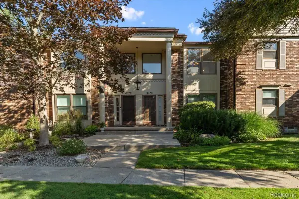 4320 Knightsbridge Lane, WestBloomfield, MI 48323