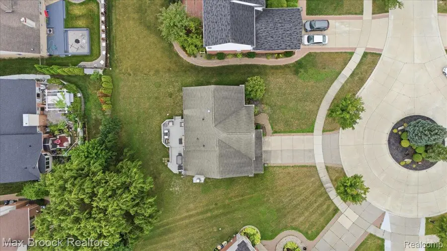 15034 Oak Knoll Court, Sterling Heights, MI 48312 - #3