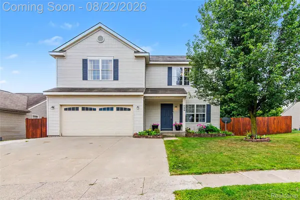 486 Sweet Briar Ridge, Linden, MI 48451