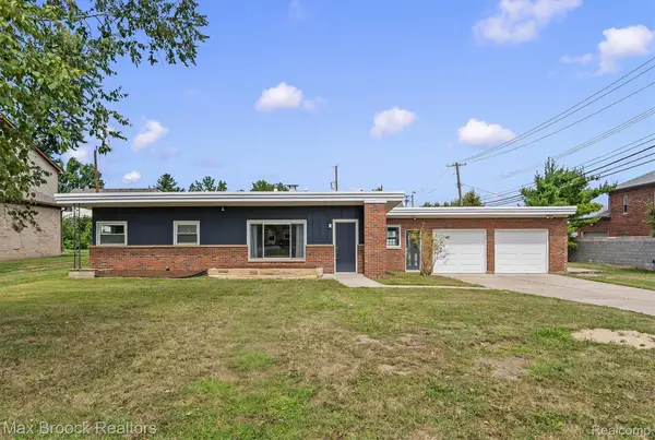 40 Regents Drive, Troy, MI 48084