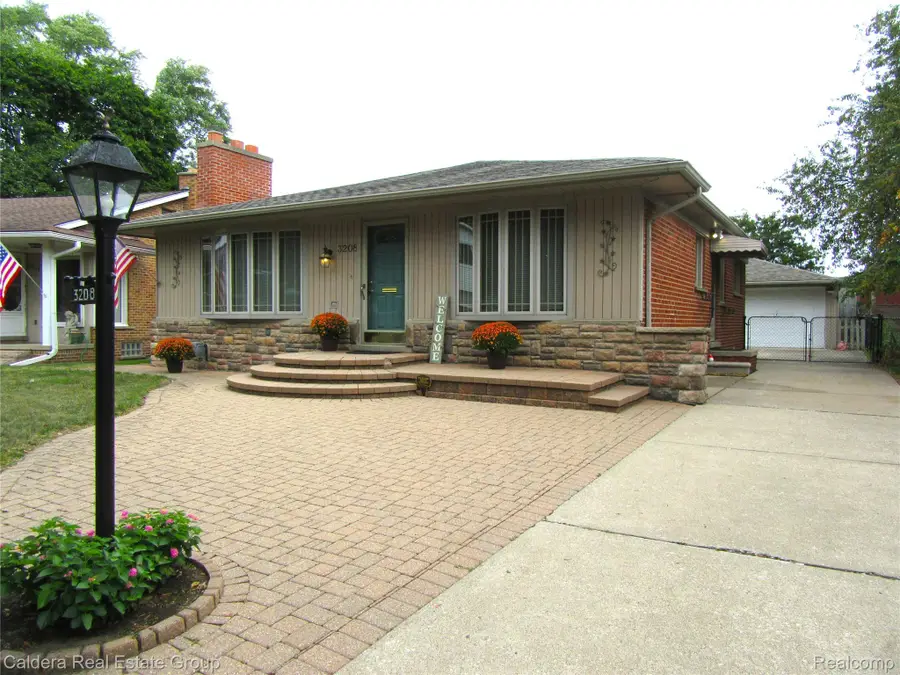 3208 Glenview Avenue, Royal Oak, MI 48073 - #2