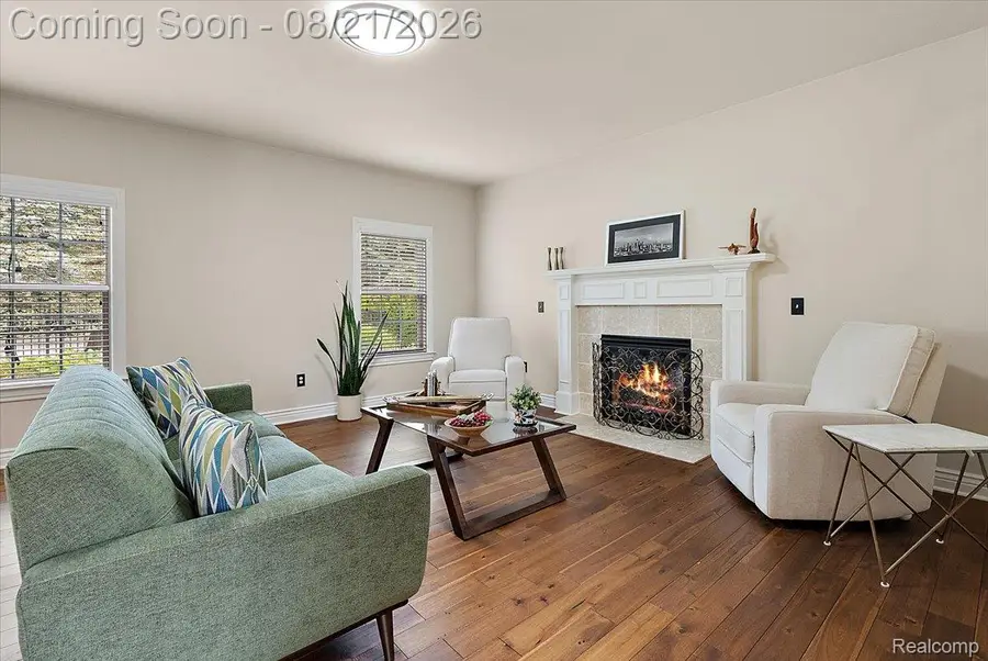 587 Bay Pointe Drive, Oxford, MI 48371 - #3
