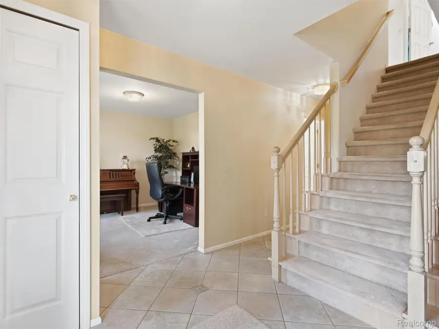 54608 Beacon Cove Circle, New Baltimore, MI 48047 - #2