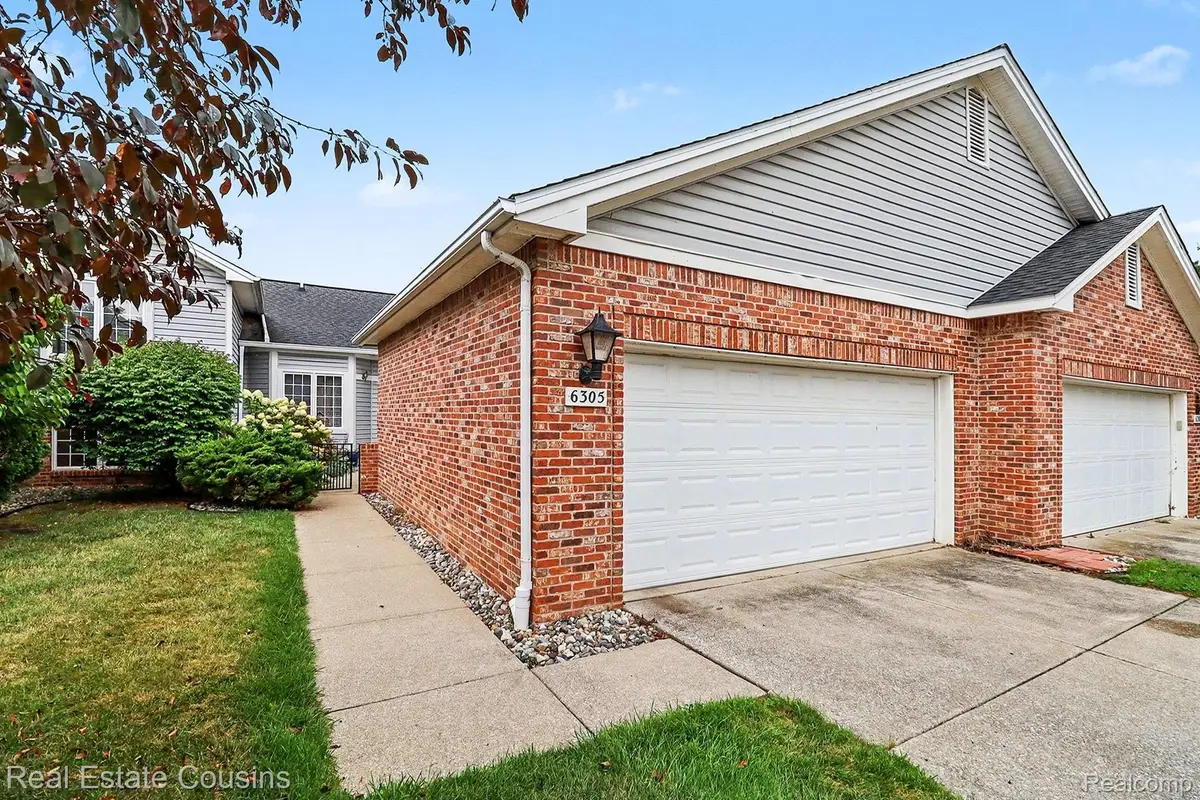 6305 Squire Lake Drive, Flushing, MI 48433 - #1