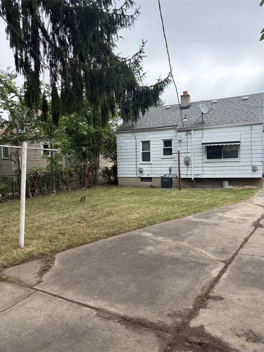 7361 Ashton Avenue, Detroit, MI 48228 - #2