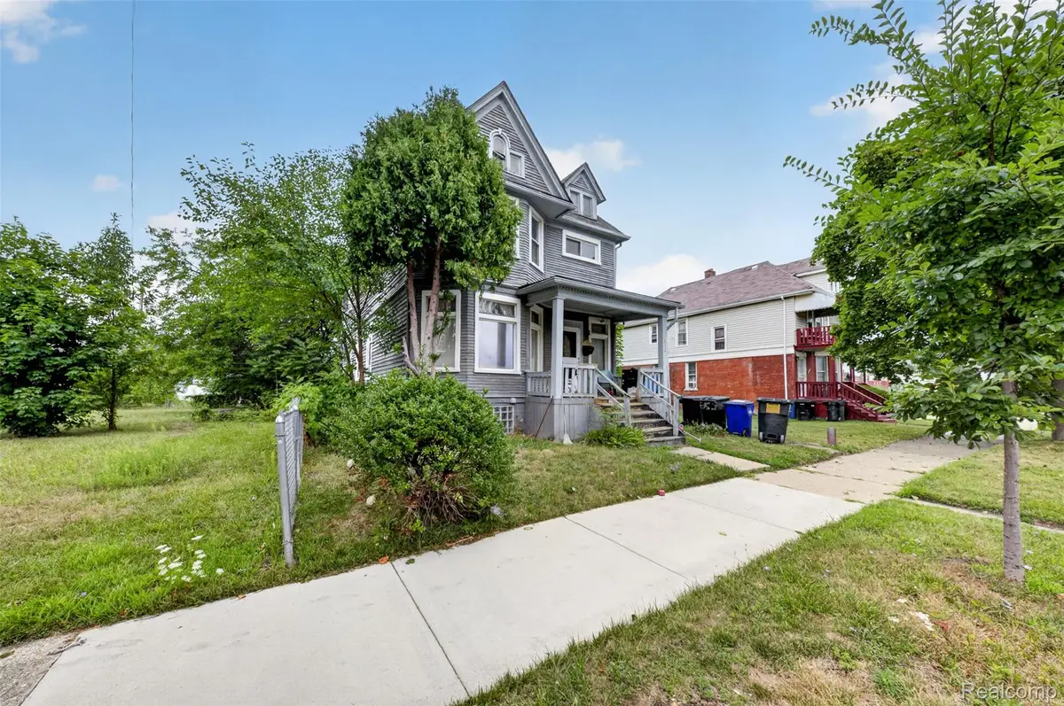 652 W Philadelphia Street, Detroit, MI 48202 - #1