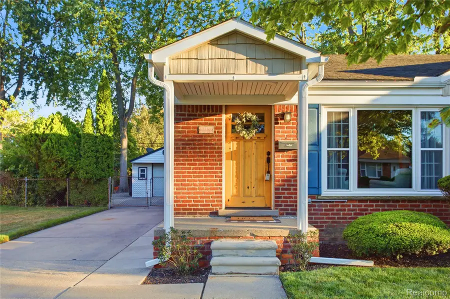 30155 Richland Street, Livonia, MI 48150 - #2