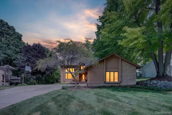 5954 Snow Apple Drive, Clarkston, MI 48346