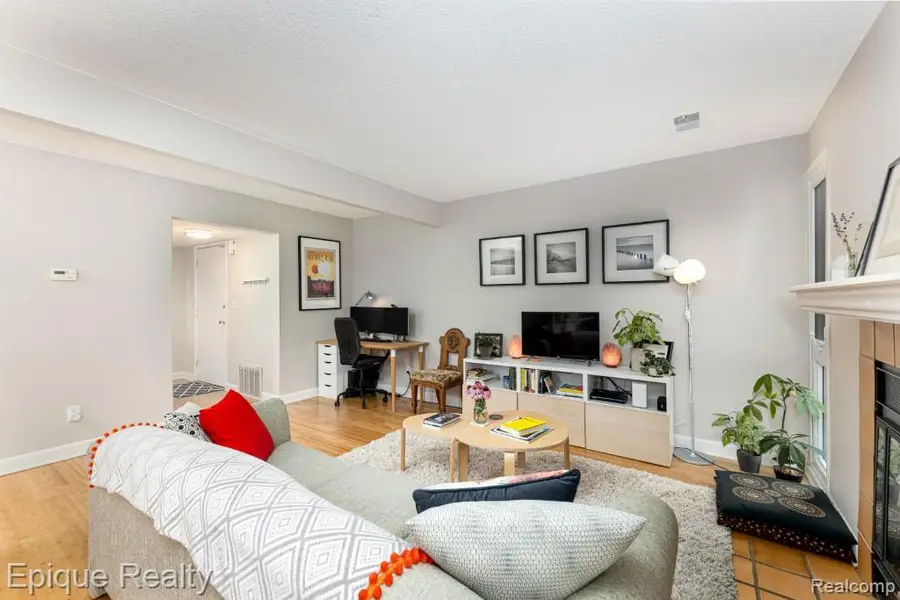 1803 Independence Boulevard, Ann Arbor, MI 48104 - #2