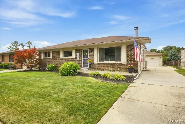 41269 Dunboyne Circle, ClintonTwp, MI 48038