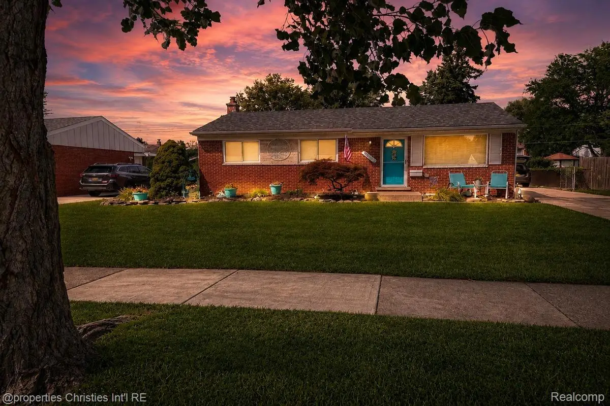 8823 Royce Drive, Sterling Heights, MI 48313 - #1