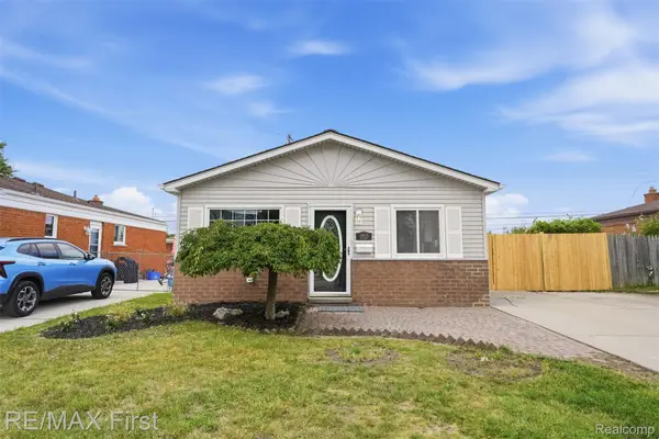 28005 Gladstone Street, StClairShores, MI 48081