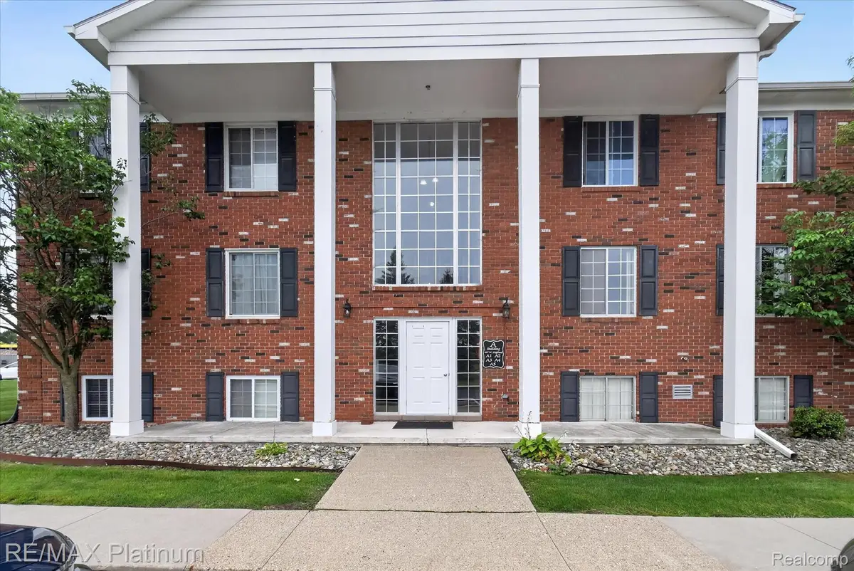 407 W Highland Road #3, Howell, MI 48843 - #1