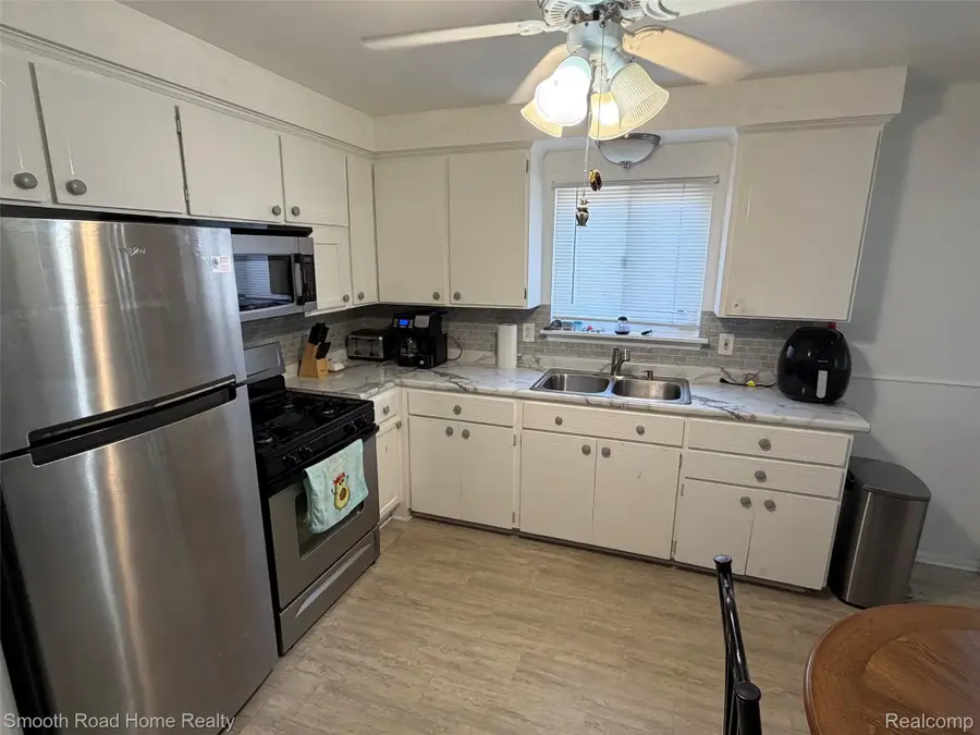 7156 Mortenview Drive, Taylor, MI 48180 - #3