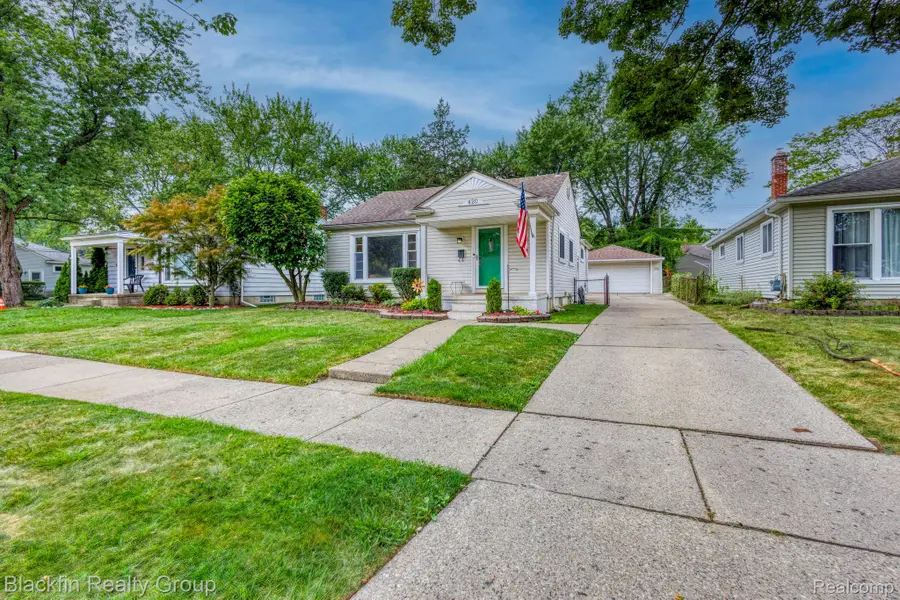 420 S Manitou Avenue, Clawson, MI 48017 - #2