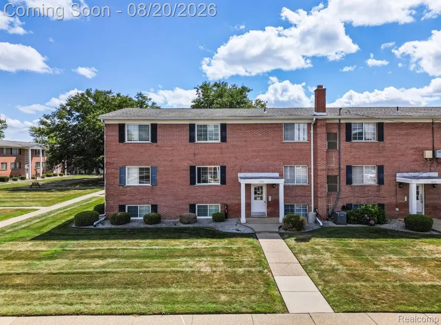 8140 Crestview Drive, Sterling Heights, MI 48312 - #2