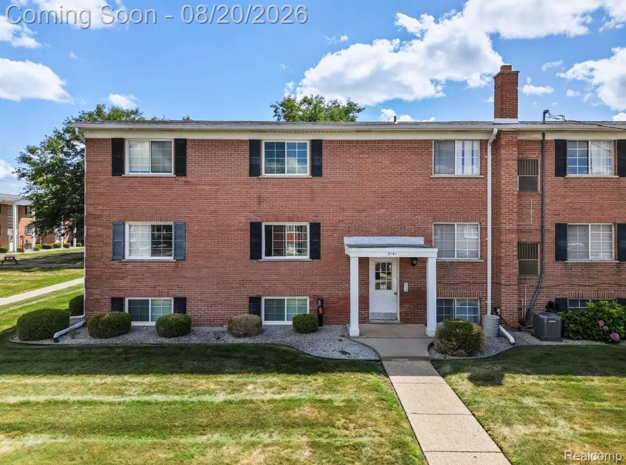 8140 Crestview Drive, Sterling Heights, MI 48312 - #3