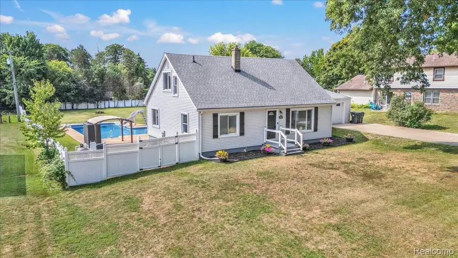 1320 Larayne Drive, Troy, MI 48085 - #2