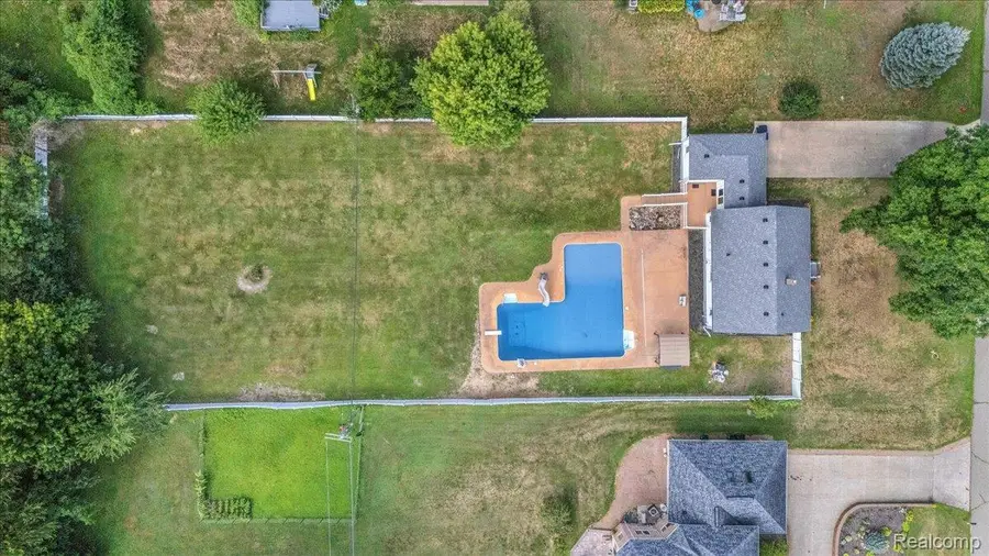 1320 Larayne Drive, Troy, MI 48085 - #3