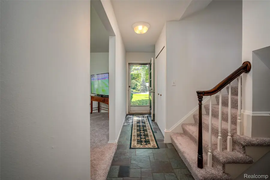 6826 Spruce Drive, Bloomfield Hills, MI 48301 - #3