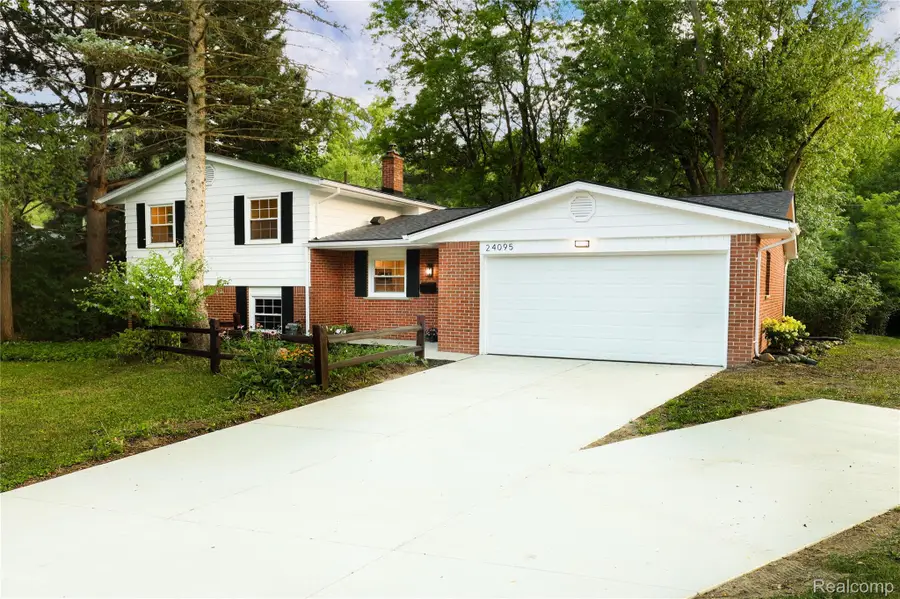 24095 Farmington Road, Farmington, MI 48336 - #3