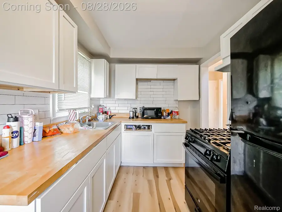 14725 Agnes Avenue, Eastpointe, MI 48021 - #2