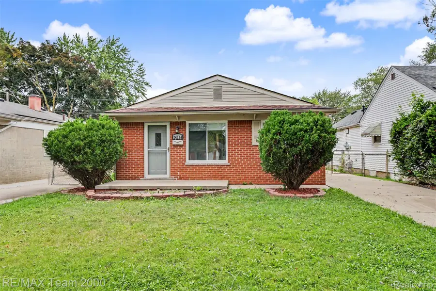 24114 Pennie Street, Dearborn Heights, MI 48125 - #2