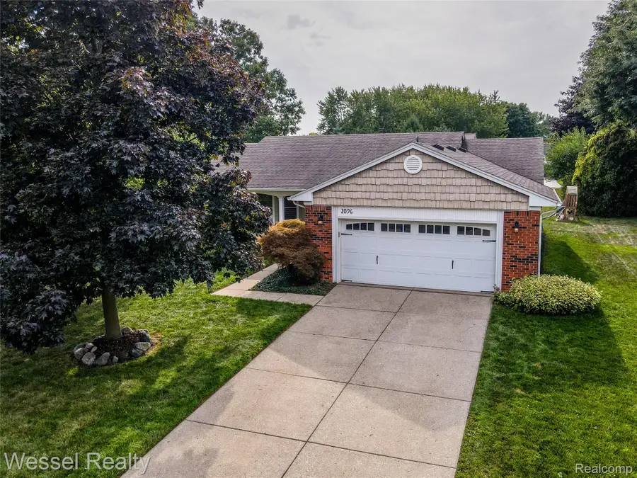 2096 Winchester Road, Rochester Hills, MI 48307 - #2