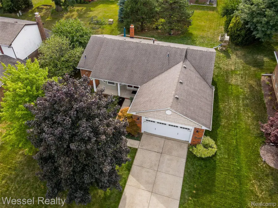 2096 Winchester Road, Rochester Hills, MI 48307 - #3